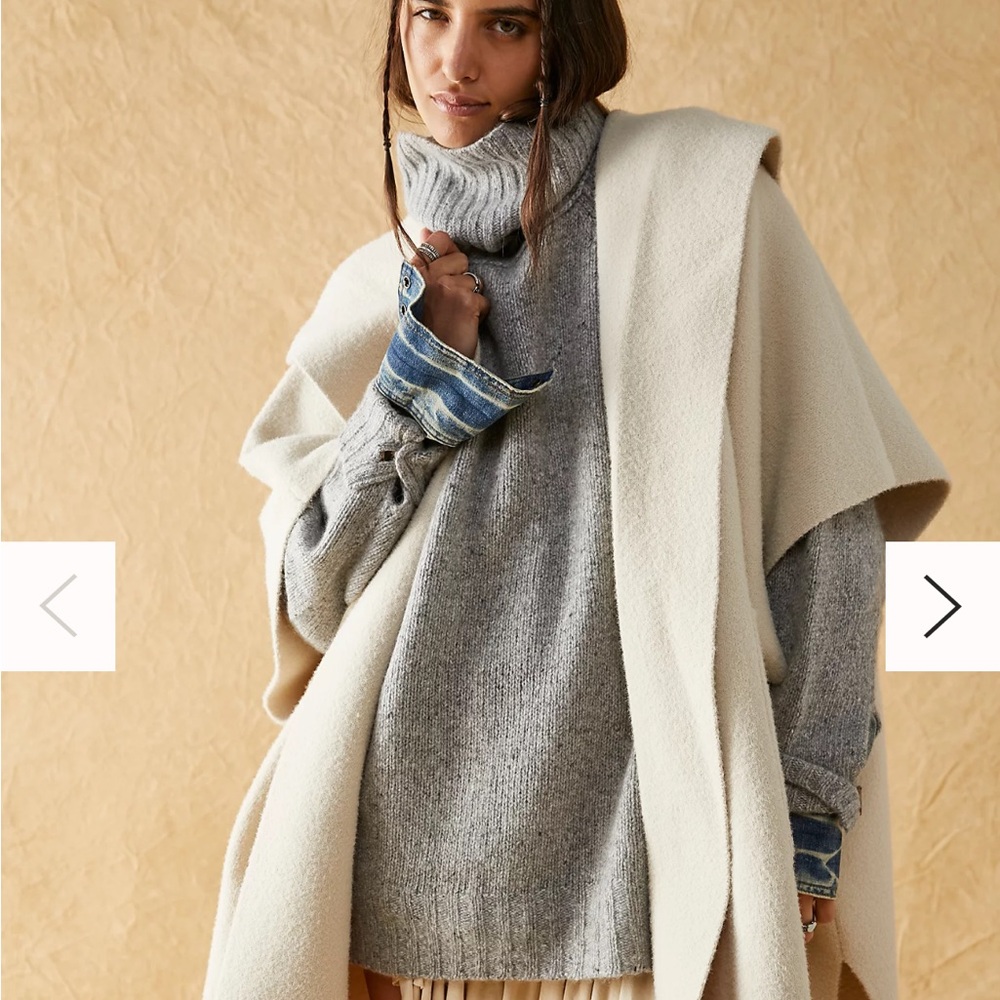Women's Cream and Gray Sweater